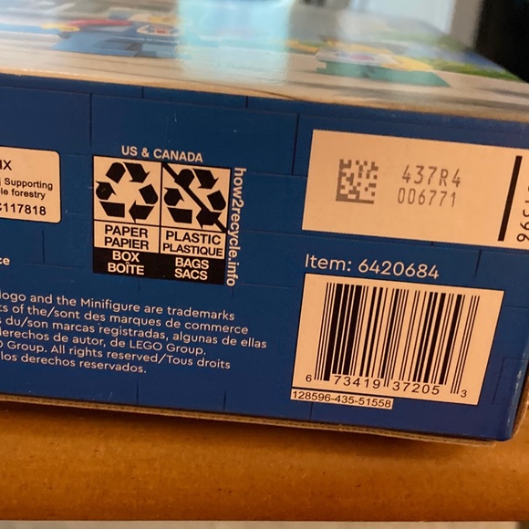 LEGO City Penguin Slushy Truck Set Brand New in Box - Picture 8 of 9